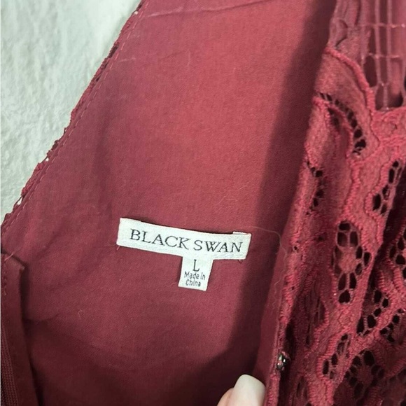 Black Swan burgundy Lace Dress size large - Picture 3 of 3